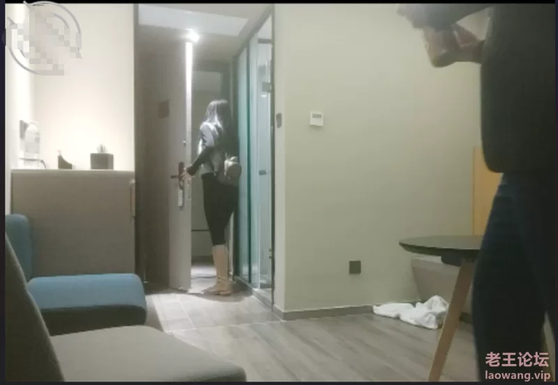 [自拍]
[转载搬运] 海角社区PUL大神叶大叔❤️在校大二学妹约她出来做爱还… [1v+20p+600m][百度盘]